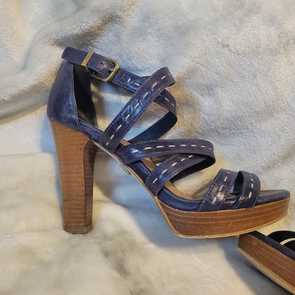 UGG Navy Leather Strappy Heels - Picture 5 of 14